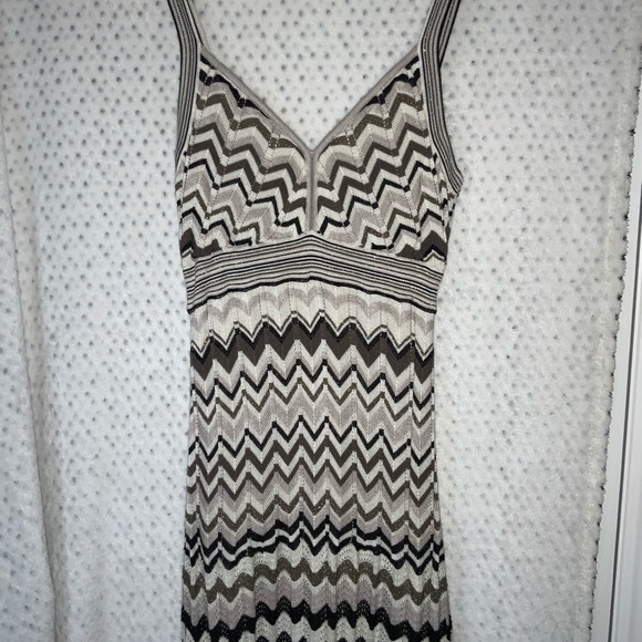 Guess sweater 👗 dress - Picture 2 of 6